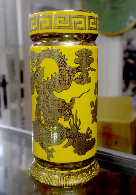 [HCM]Ống đựng nhang rồng vàng 3D