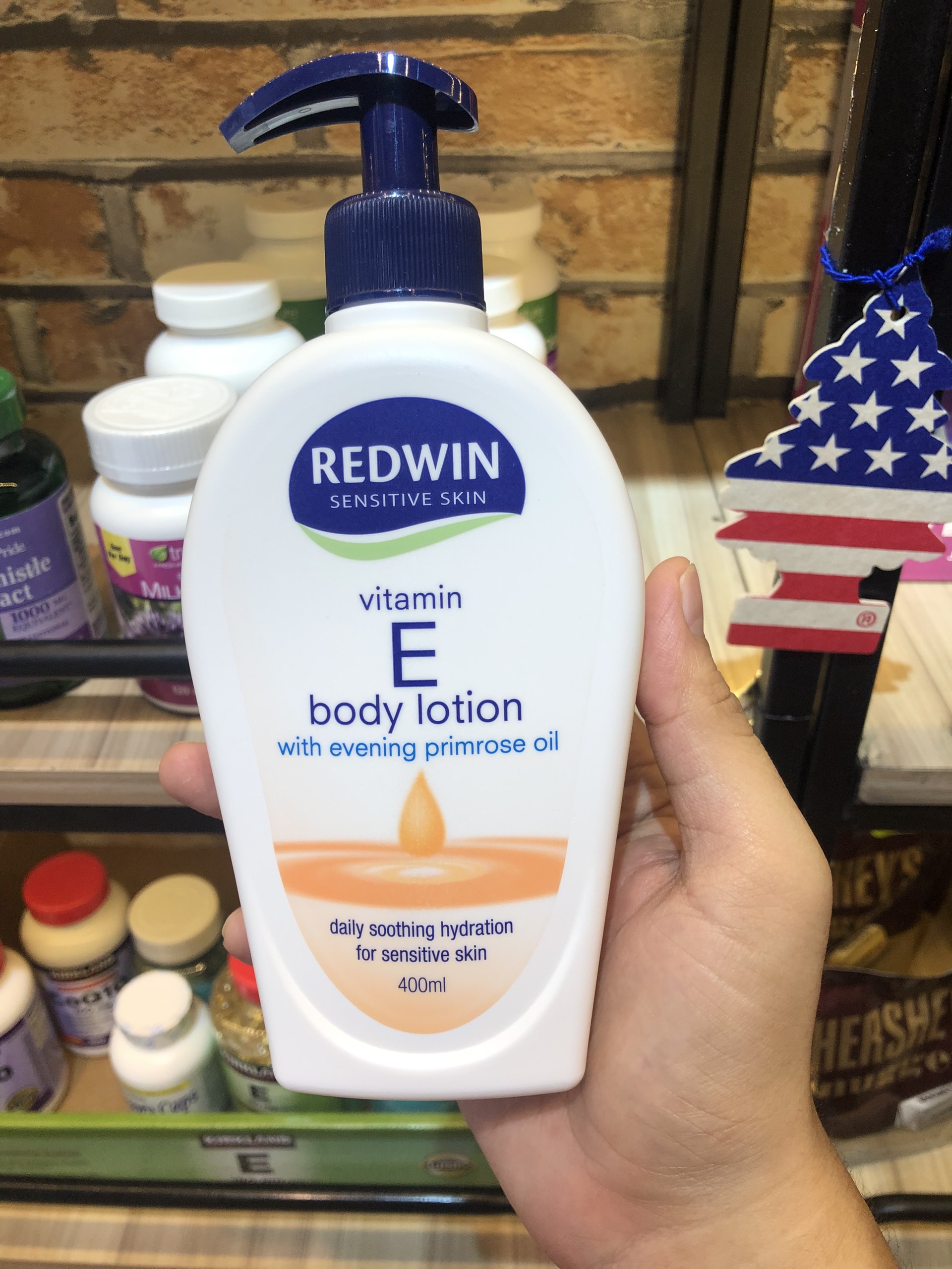 Kem Dưỡng Da Vitamin E Cream Redwin Dạng Vòi