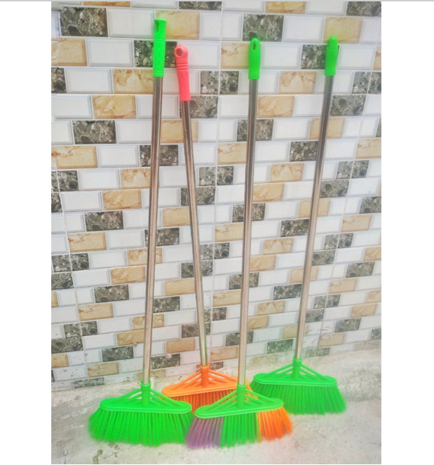 Chổi nhựa quét nước, cán inox