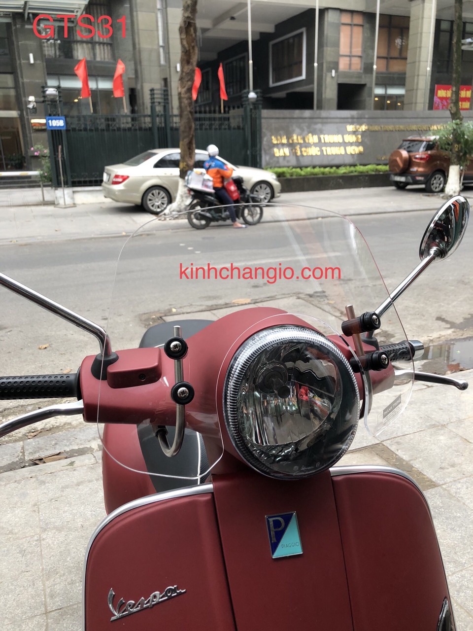 Kính chắn gió xe máy Piaggio Vespa GTS loại đẹp