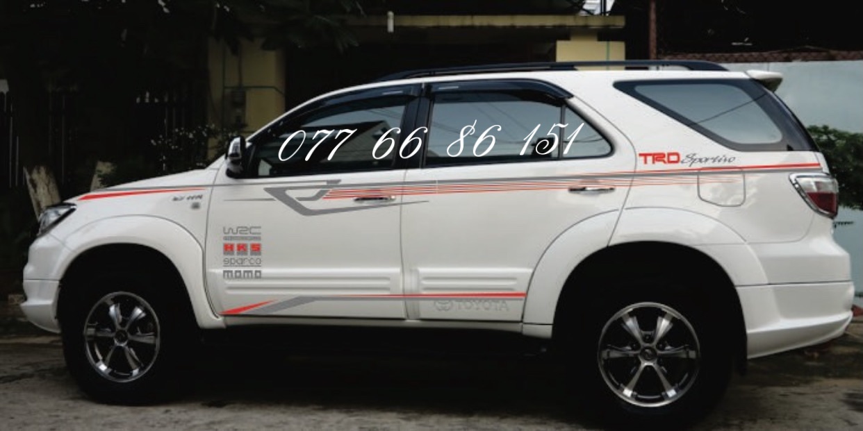 Tem dán sườn xe fortuner mẫu mới.tem dán sườn xe 7 chỗ