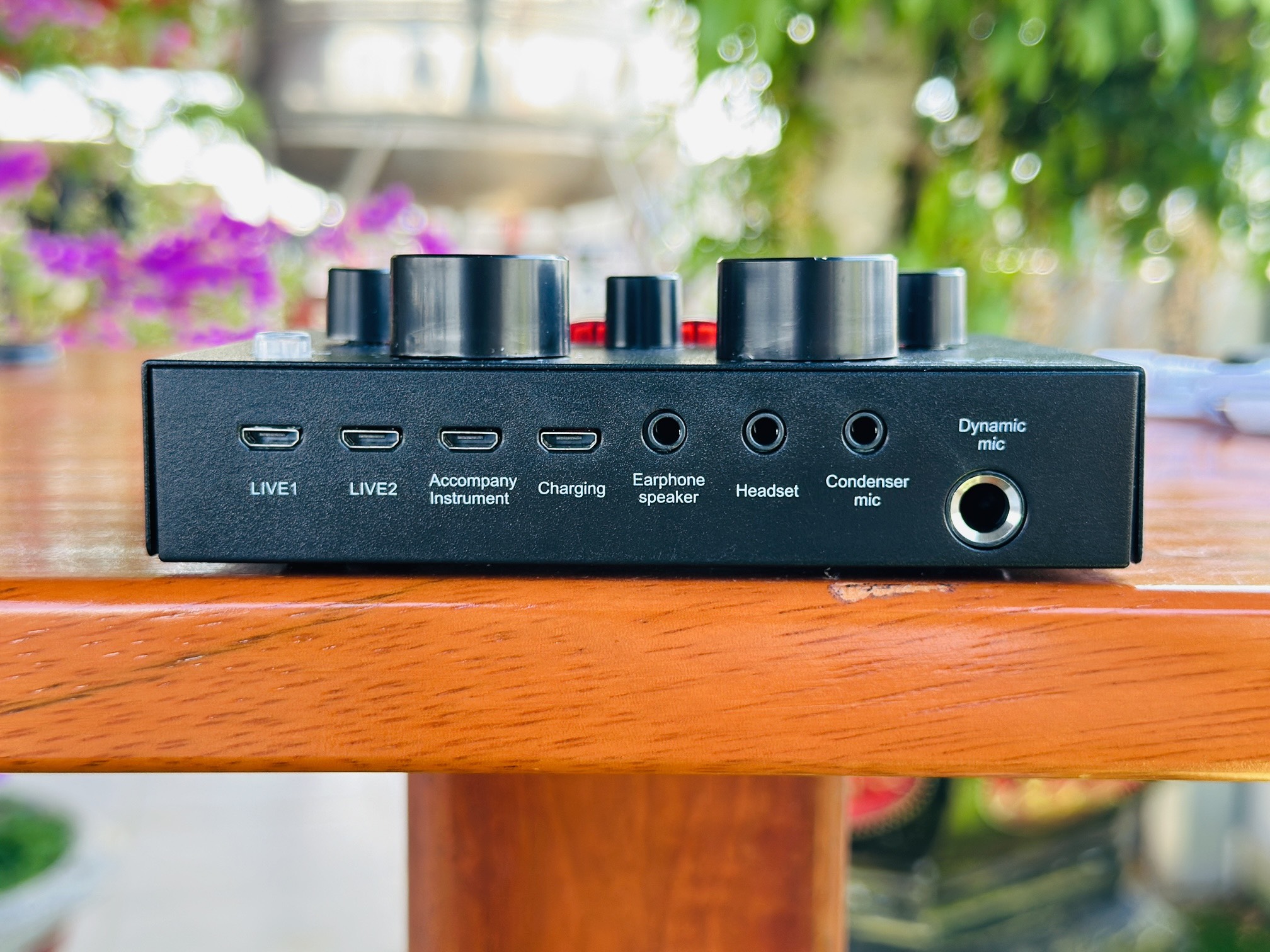 Bộ sound card thu âm v8 có autotune chất lượng cao, hỗ trợ live stream, karaoke, thu âm, chính hãng giá rẻ bảo hành 12 tháng