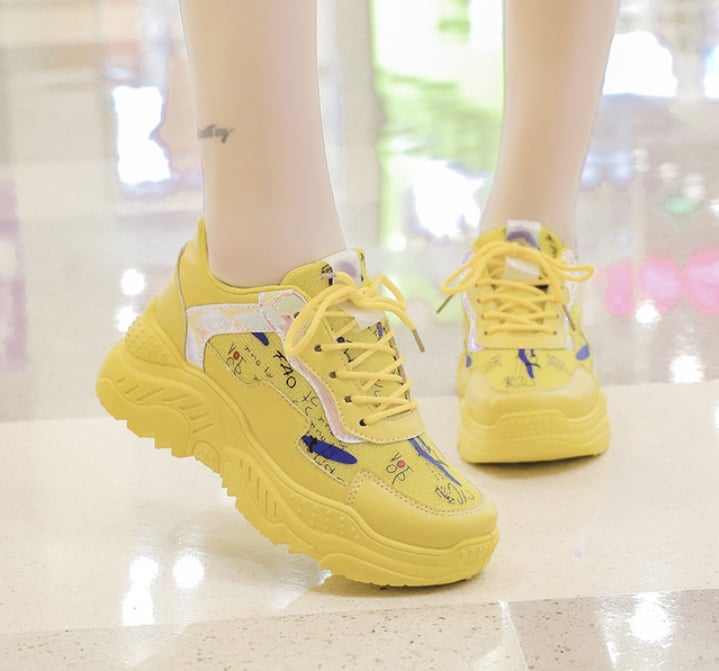 Giày Thể Thao Nữ Màu Vàng + tặng kèm vớ chân 30k. Trẻ Trung, Năng Động. Thời Trang hot