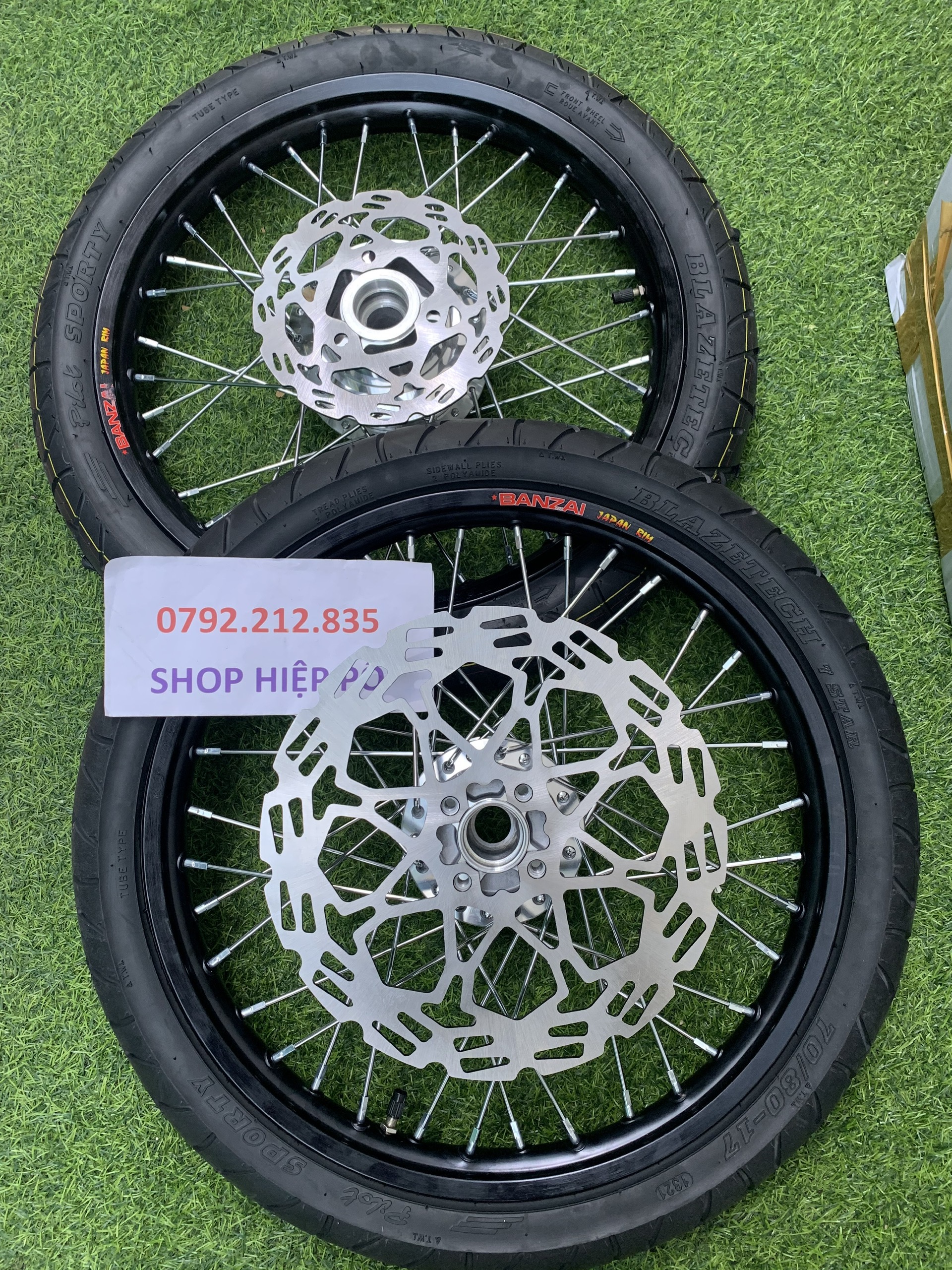 [HCM]BÁNH CĂM RAIDER SATRIA NIỀNG NHÔM BANZAI MÀU ĐEN (CÓ NHIỀU MÀU ANH EM CHỌN MÀU NÀO THÌ INBOX CHAT)FULL VỎ RUỘT CRV CAMEL THÁI LAN KÈM 2 ĐĨA ĐÃ RÚT CĂM VÔ VỎ RUỘT GẮN VỪA NHƯ ZIN KHÔNG CHẾ