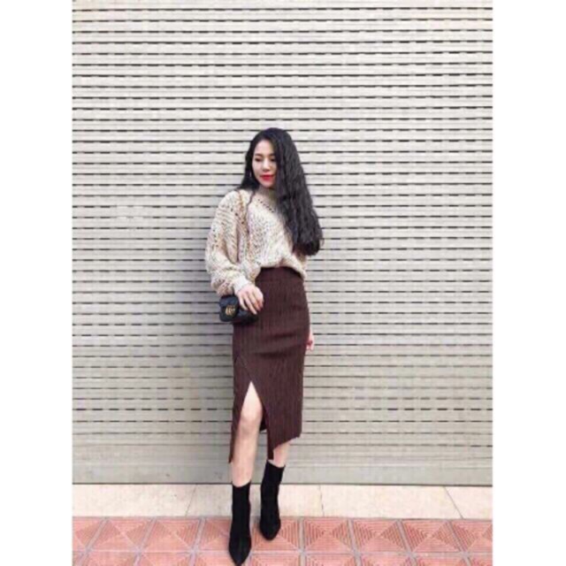 Chân váy len quảng châu dáng dài xẻ sau_ hàng quảng hâu cao cấp có video kèm ảnh thật, sản phẩm tốt với chất lượng, độ bền cao và được cam kết sản phẩm y như hình