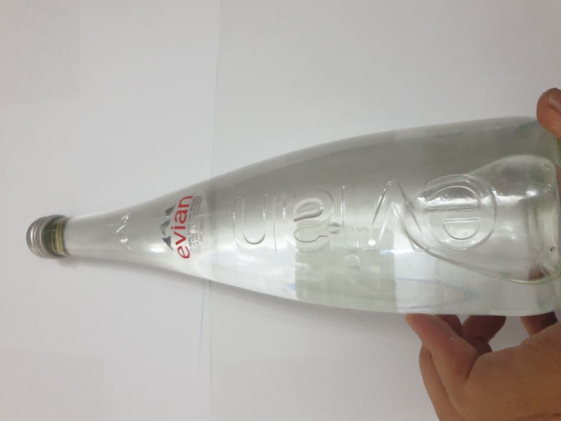  Nước khoáng thiên nhiên Evian chai thủy tinh không ga 75cl nhập khẩu Pháp 
