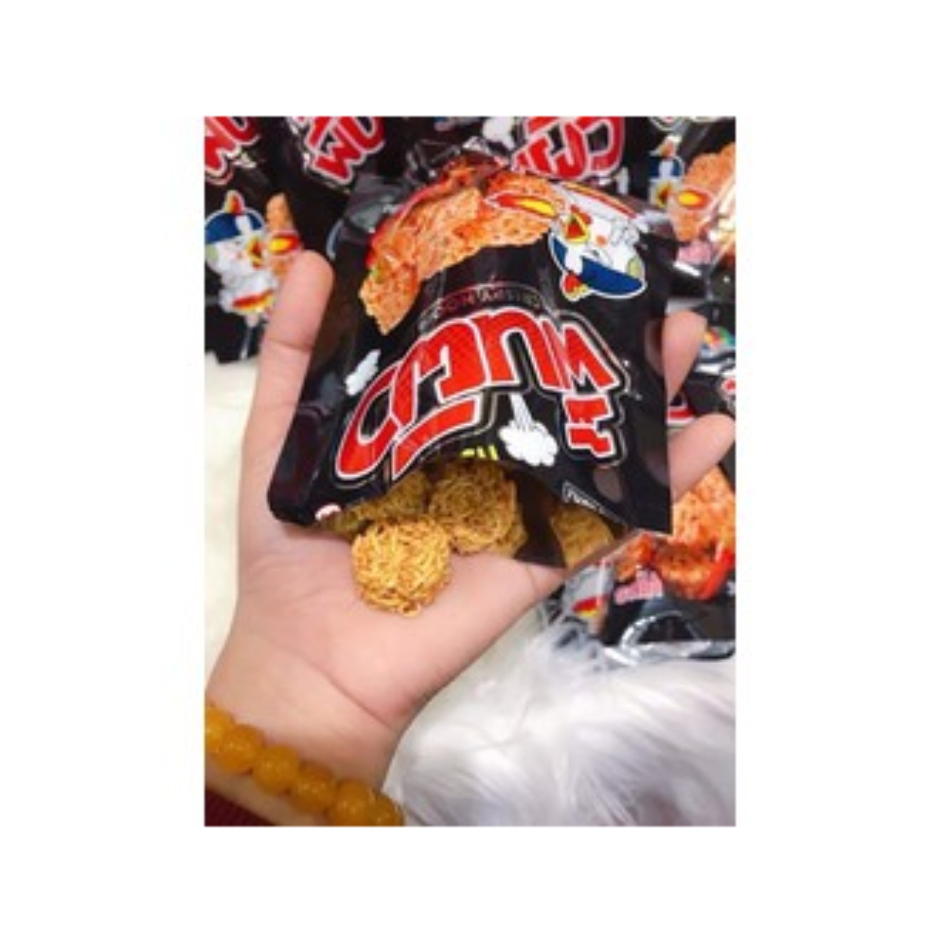 4 gói snack mì gà và mì viên rong biển