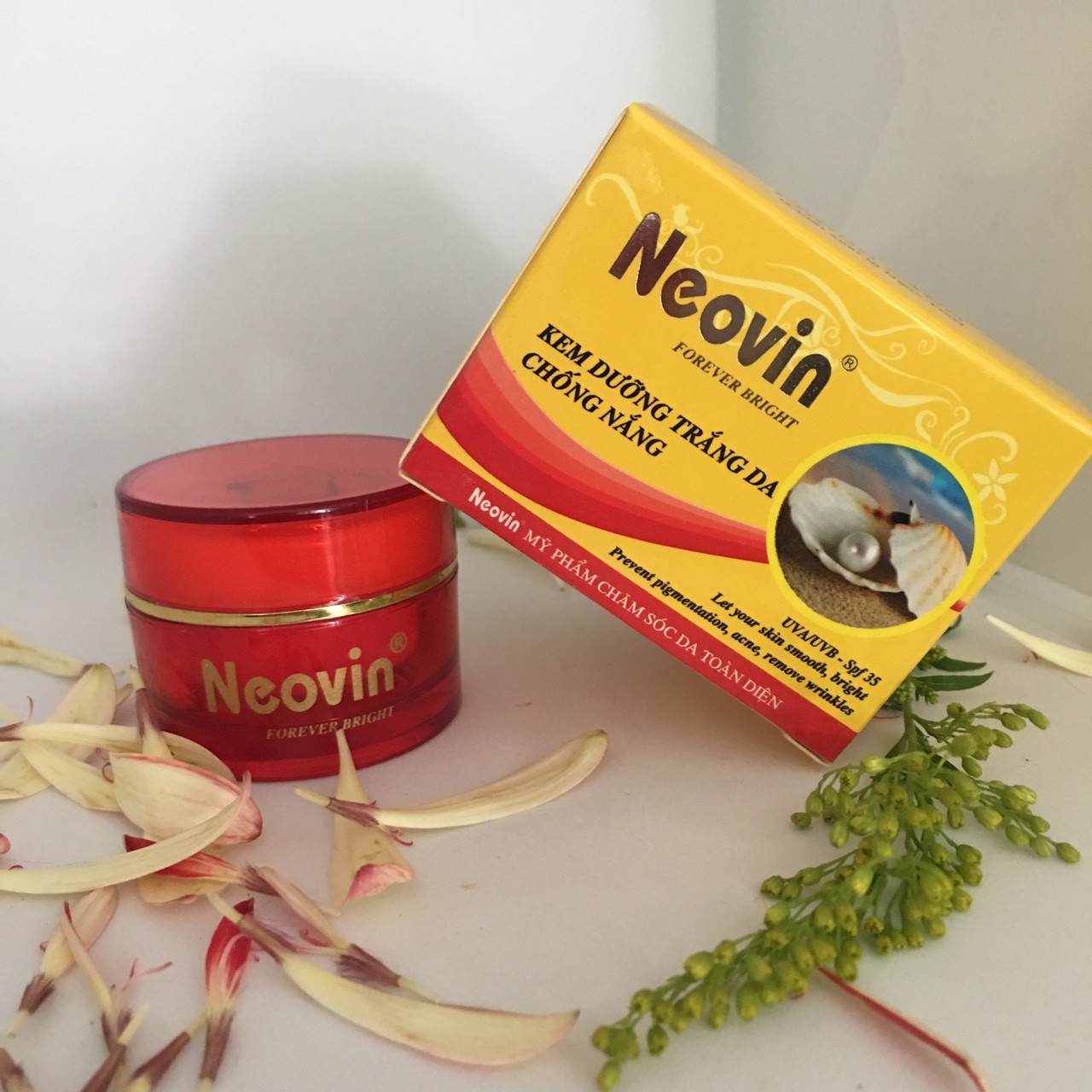 Kem dưỡng trắng da chống nắng 10G Neovin