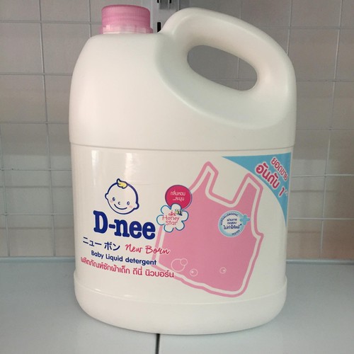Nước giặt xả vải Dnee 3000ml màu trắng, tím, hồng