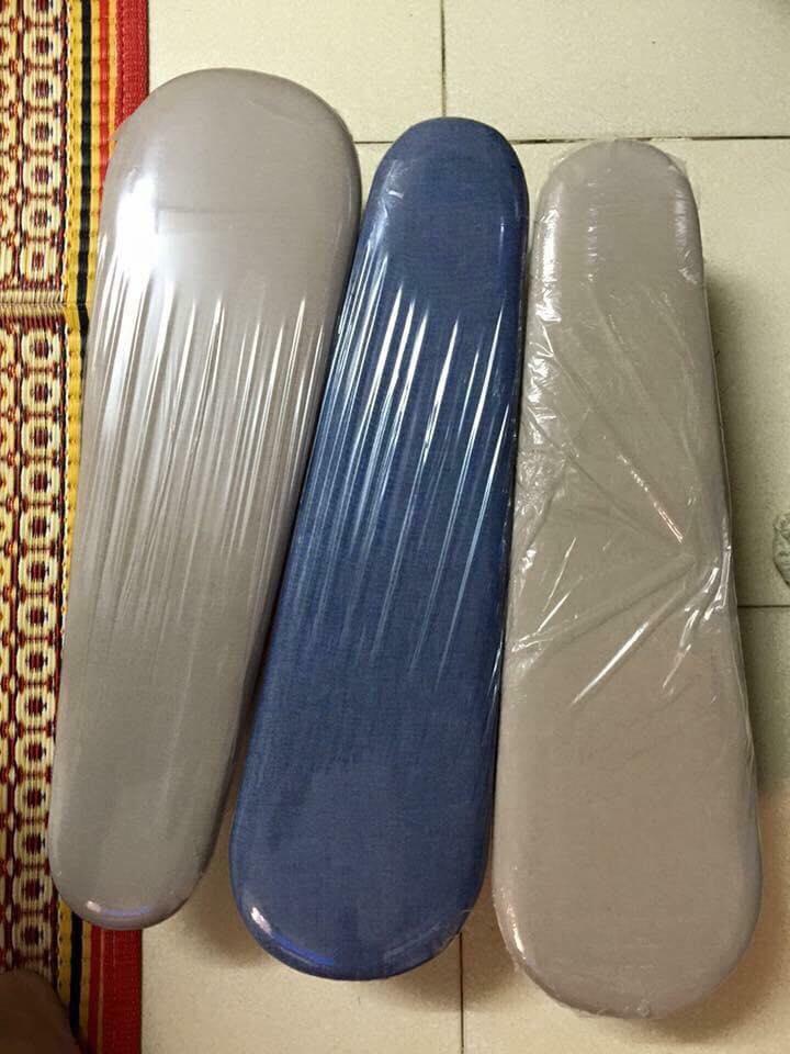 Ngựa ủi quần áo. sử dụng dùng để là lót bàn ủi tiện lợi cho những chi tiết khó ủi như áo ống quần túi áo đầm váy