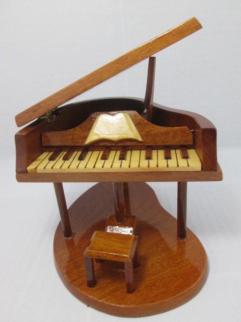 Đàn Piano trang trí