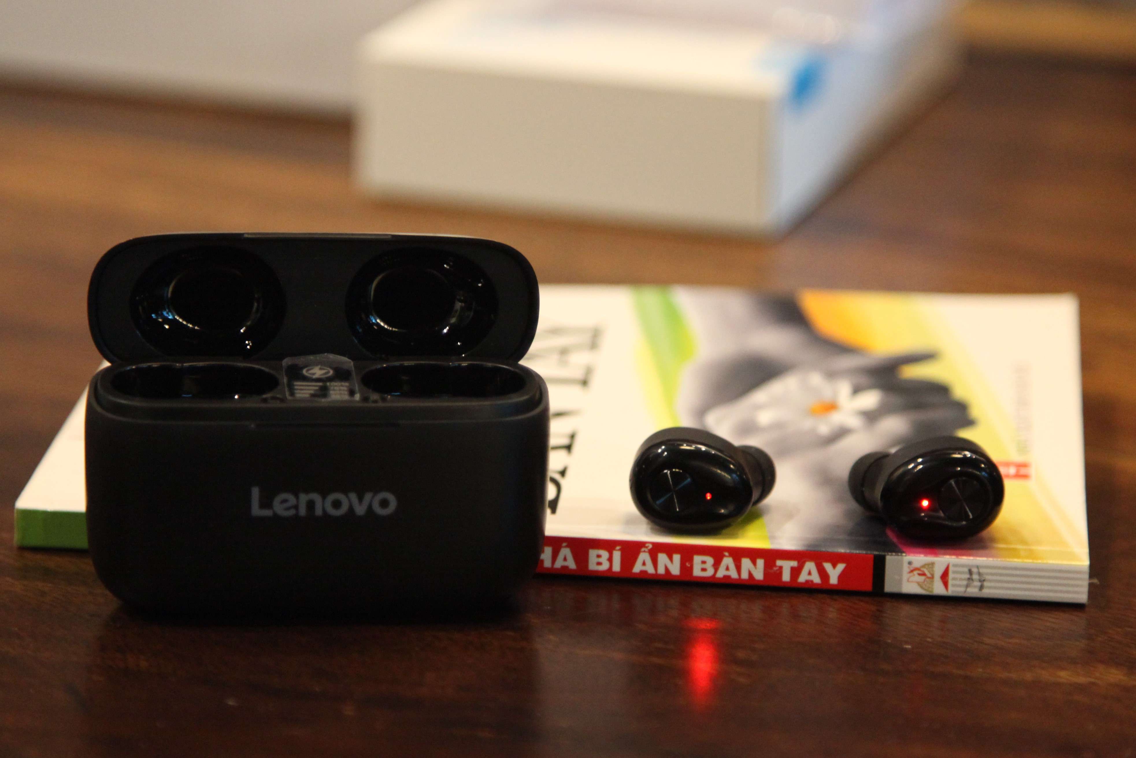 Tai nghe nhét tai Lenovo HT18