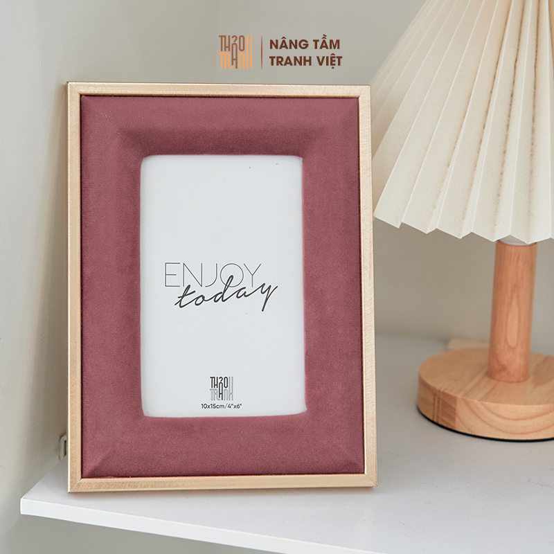 Khung ảnh để bàn 10x15cm Thảo Tranh - Mặt kính - viền vải nhung Hàn Quốc - Tặng in ảnh theo yêu cầu.
