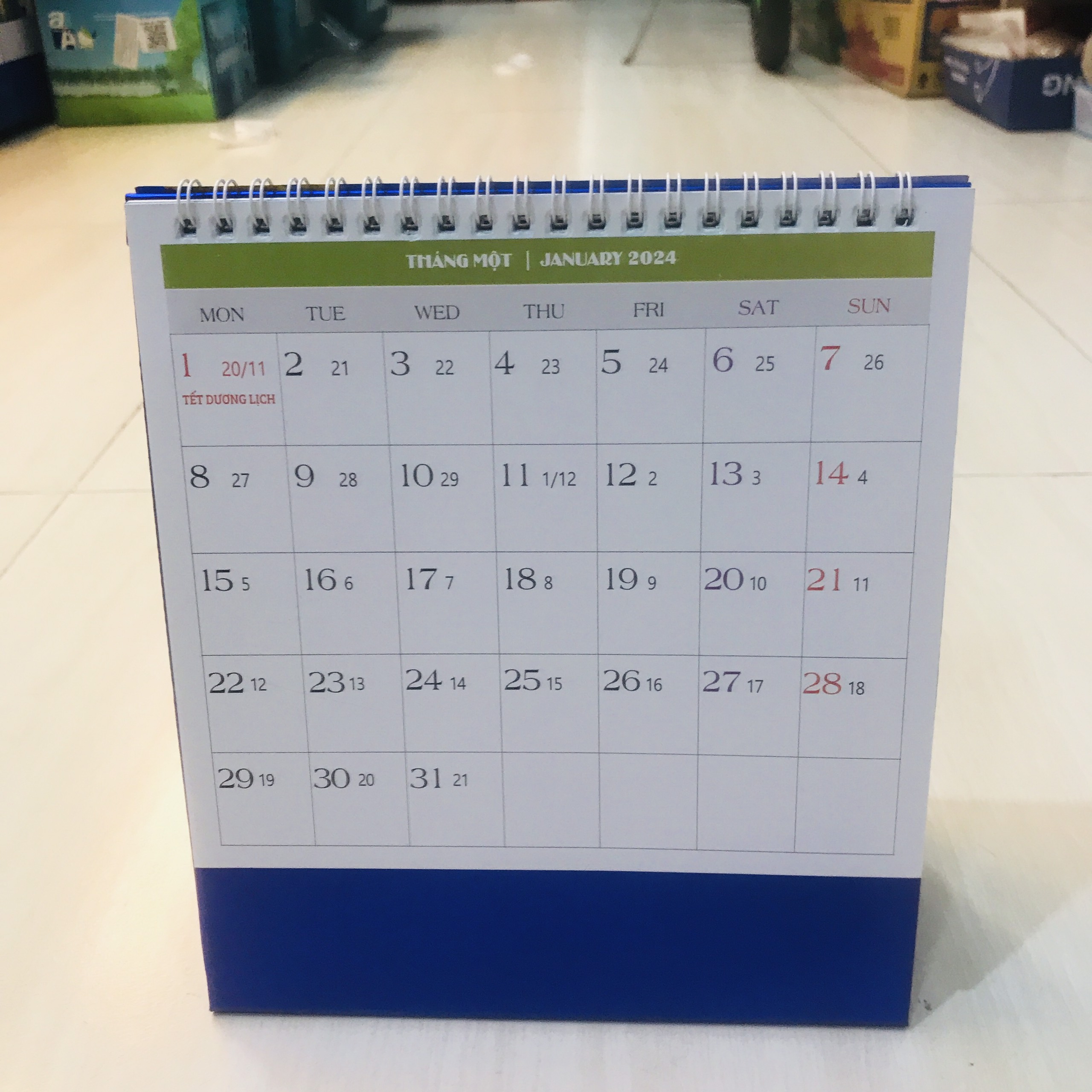 Lịch để bàn khổ 16 x 24cm năm 2024
