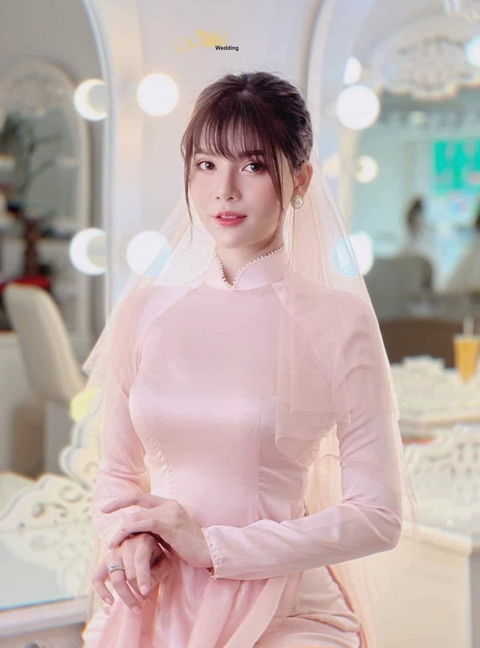 Bộ áo dài màu hồng lụa ngọc trai cao cấp