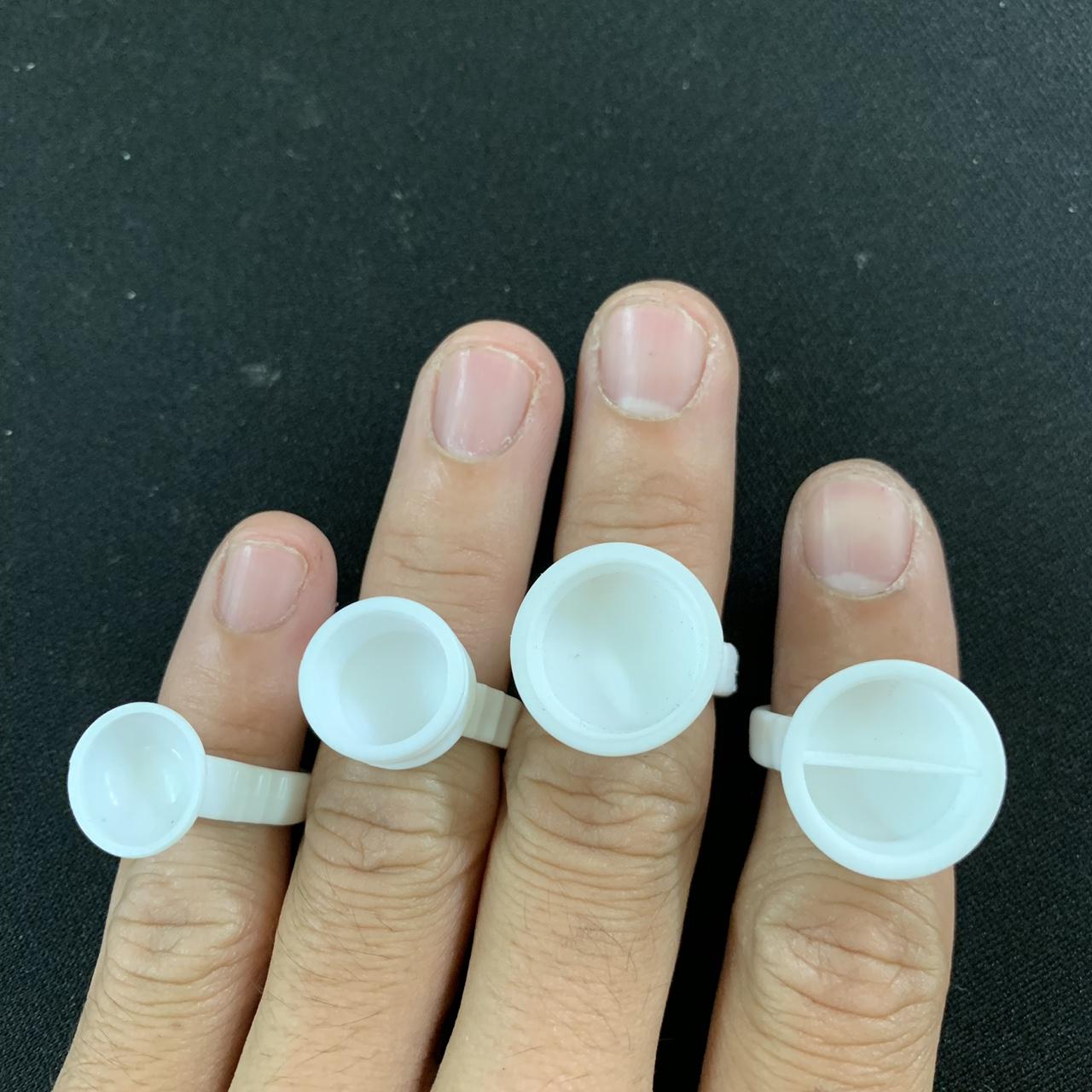 [HCM]100 chiếc Nhẫn nhựa đựng mực xăm sáp điêu khắc trong phun xăm thẩm mỹ