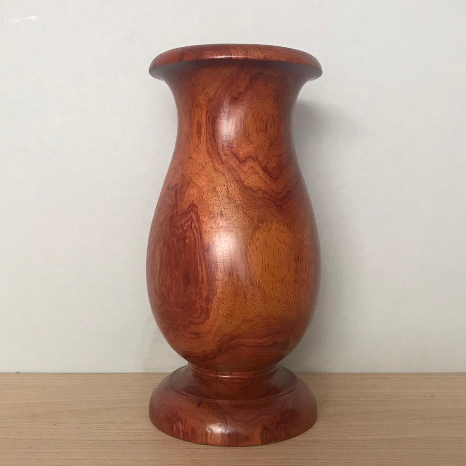 Bình hoa thờ gỗ hương dùng cắm hoa giả trên bàn thờ gia tiên