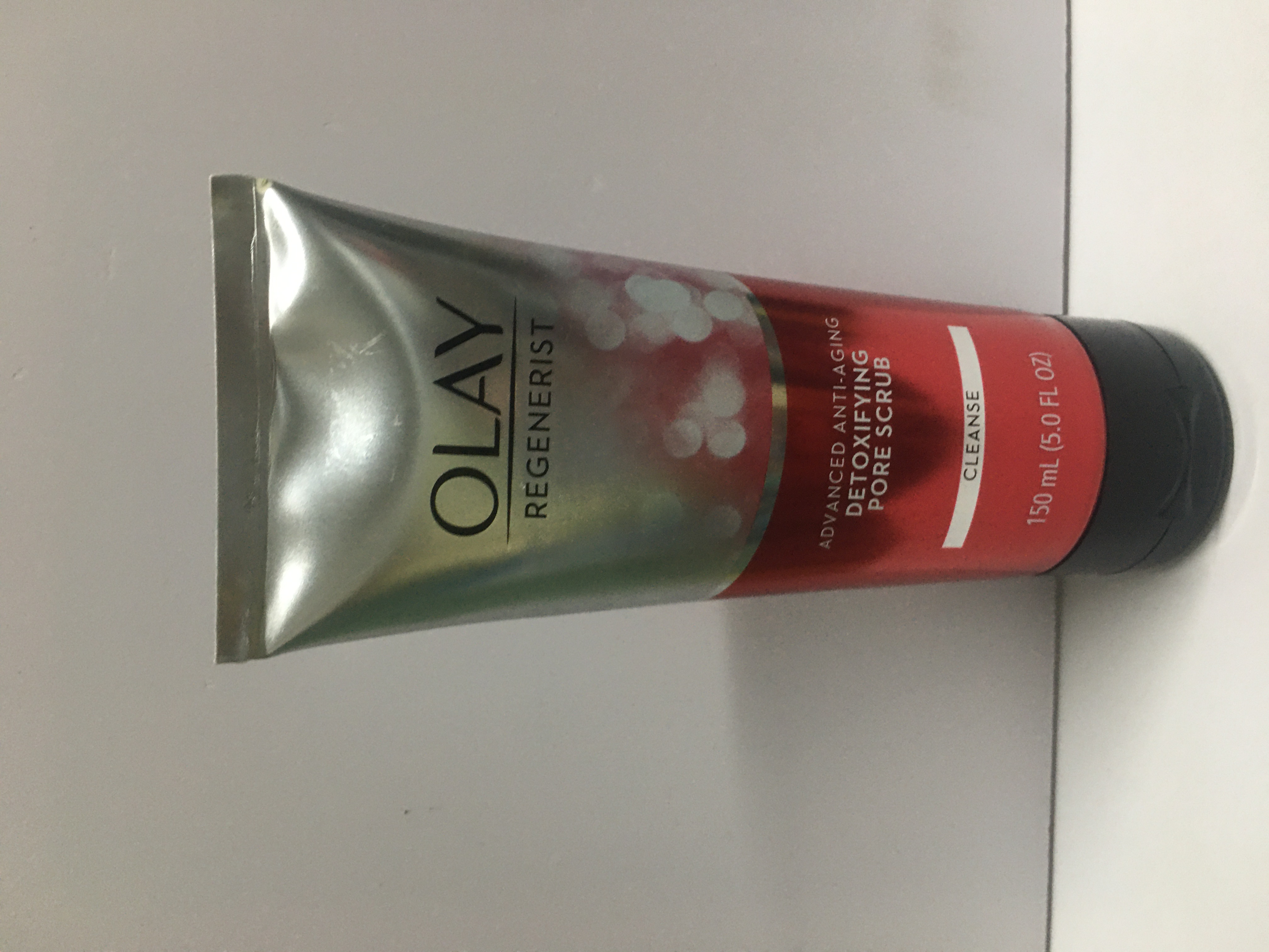Sữa rửa mặt chống lão hóa Olay Mỹ Regenerist Pore Scrub 150ml-Hàng Mỹ