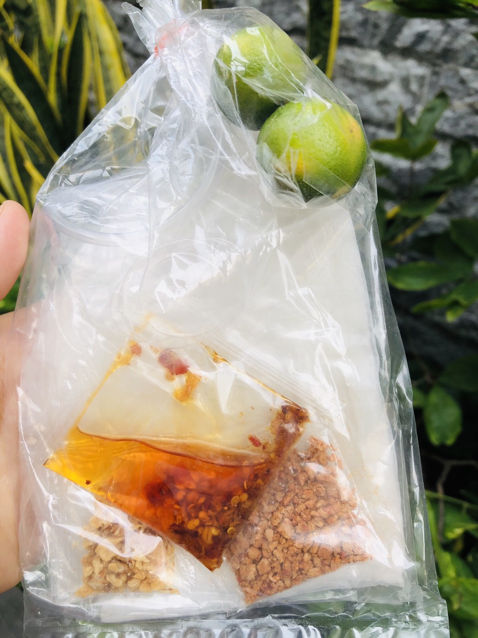 Bánh tráng phơi sương sa tế muối hạt to