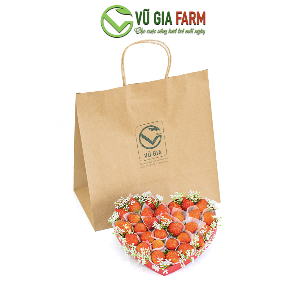 [ GIỎ QUÀ TẶNG ] Belove Plus 01 Dâu Tây Đà Lạt + hoa sáp 5 màu tư chọn