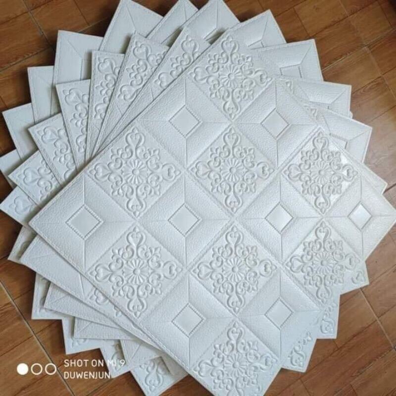 Xốp dán tường 3d hoa văn tim 70x70cm