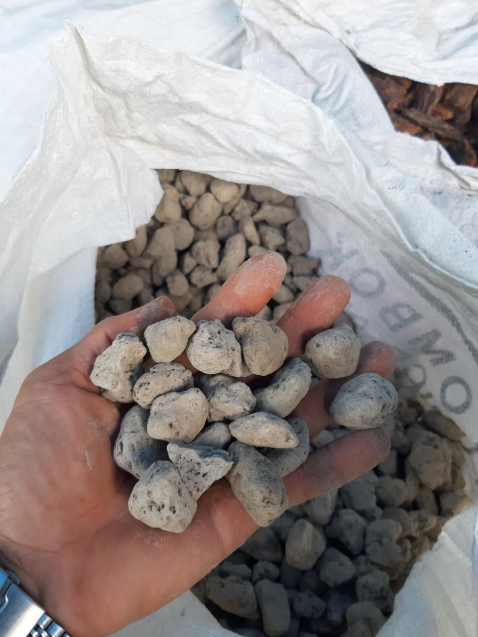 1kg đá bọt indonesia sezi 1-2 cm