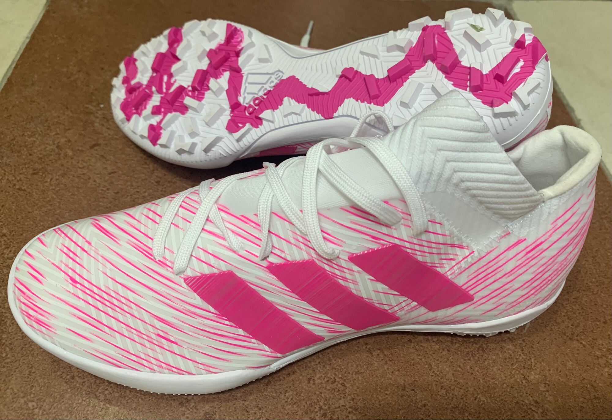 Giày bóng đá nemeziz 18.3 trắng hồng tf