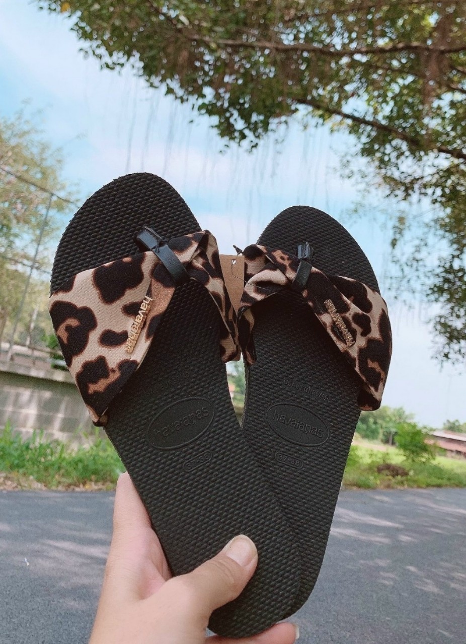 Dép nữ quai ngang hoa hot tred màu trắng, đen dễ thuơng . dép quai ngang êm chân