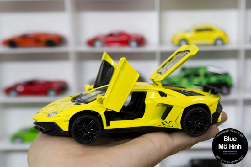 Blue mô hình | Mô hình xe Aventador SV Lambo 1:32