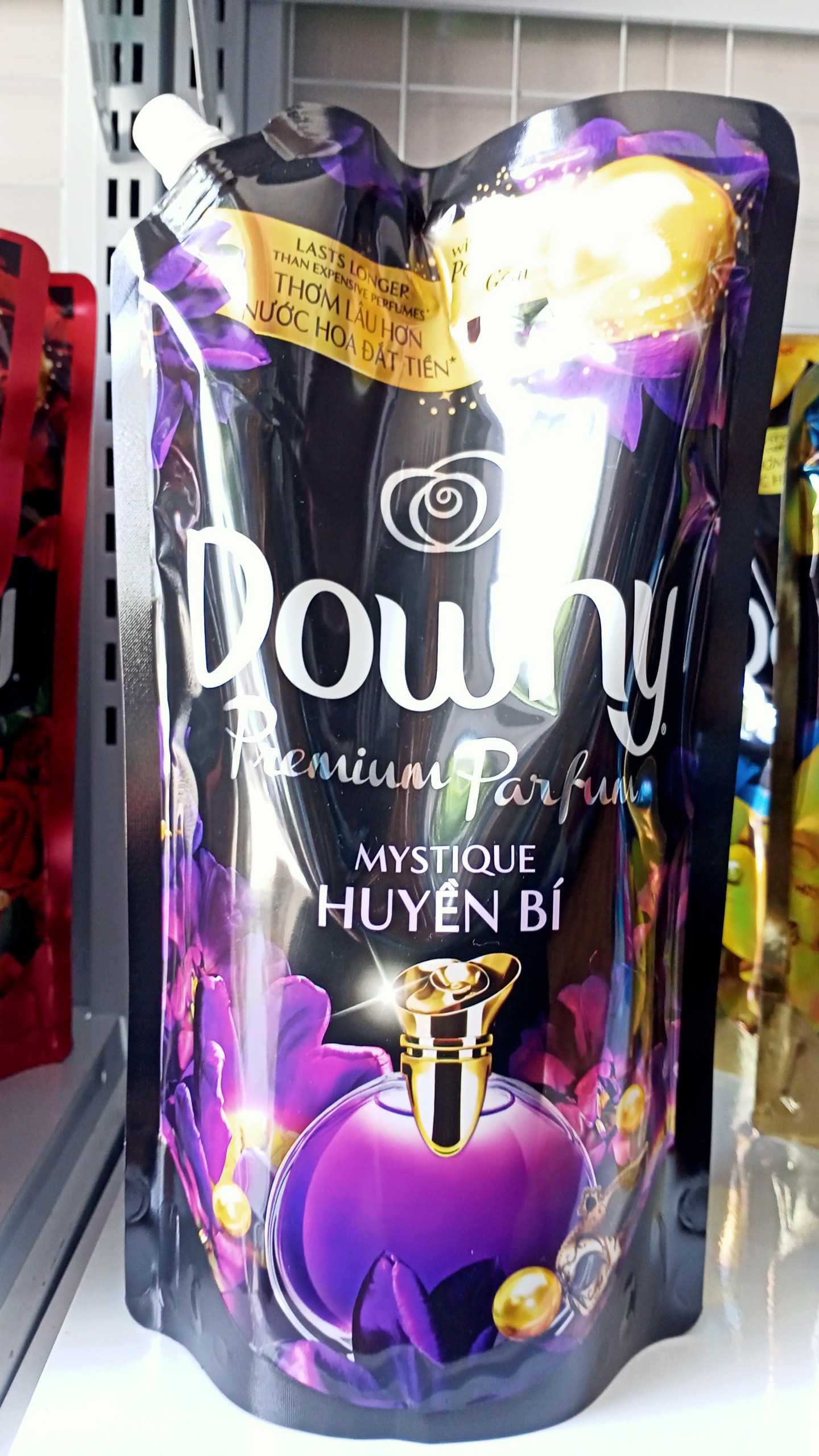 Nước xả vải Downy Huyền bí túi 1.4L