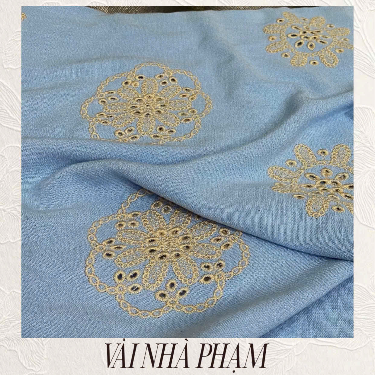 VẢI LINEN BỘT THÊU ĐỤC LỖ NỀN XANH NHẠT - KHỔ 1.4M - VẢI NHÀ PHẠM