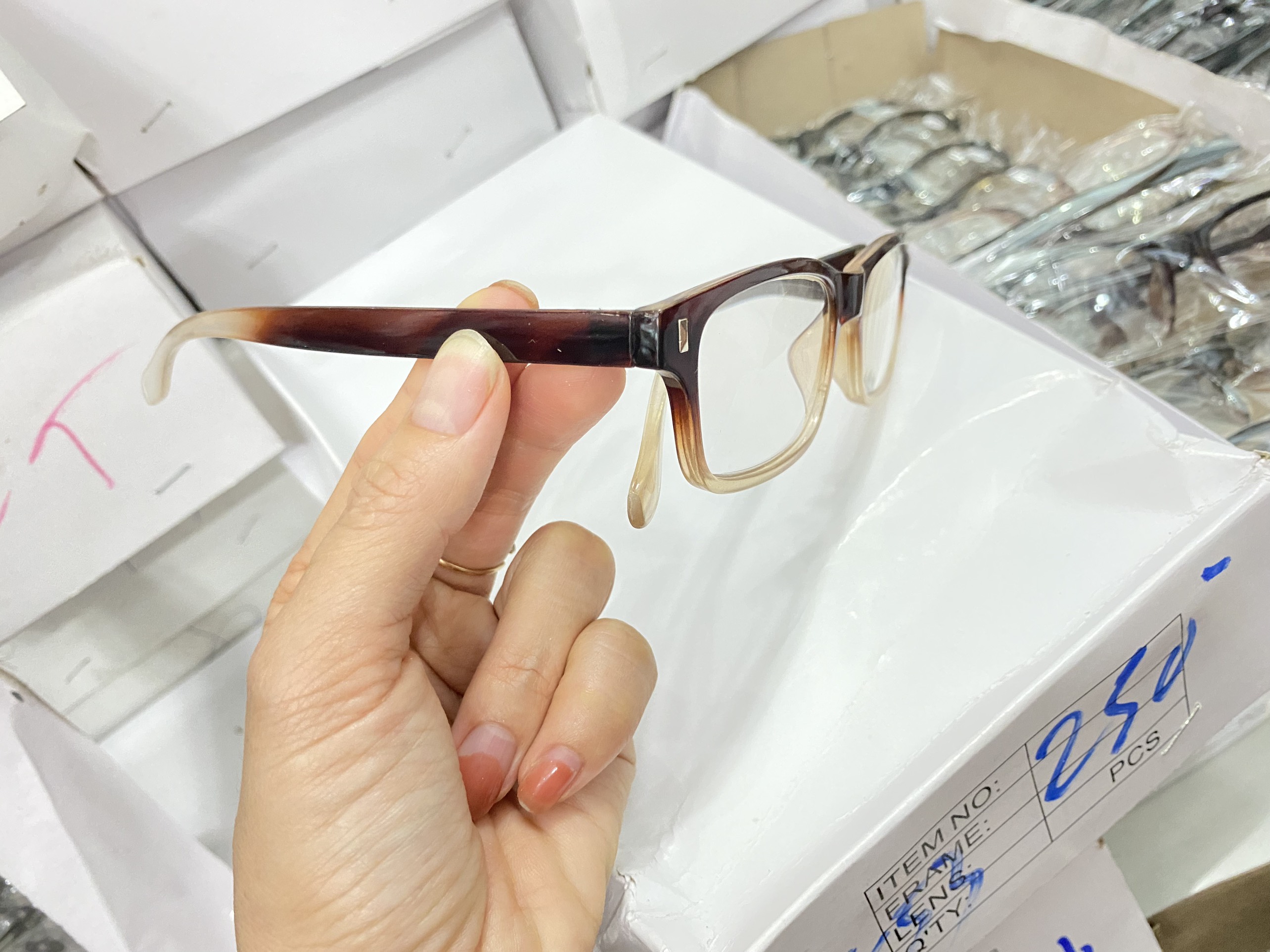 Kính độ kính viễn thị kính lão cho người già trung niên đọc sách báo