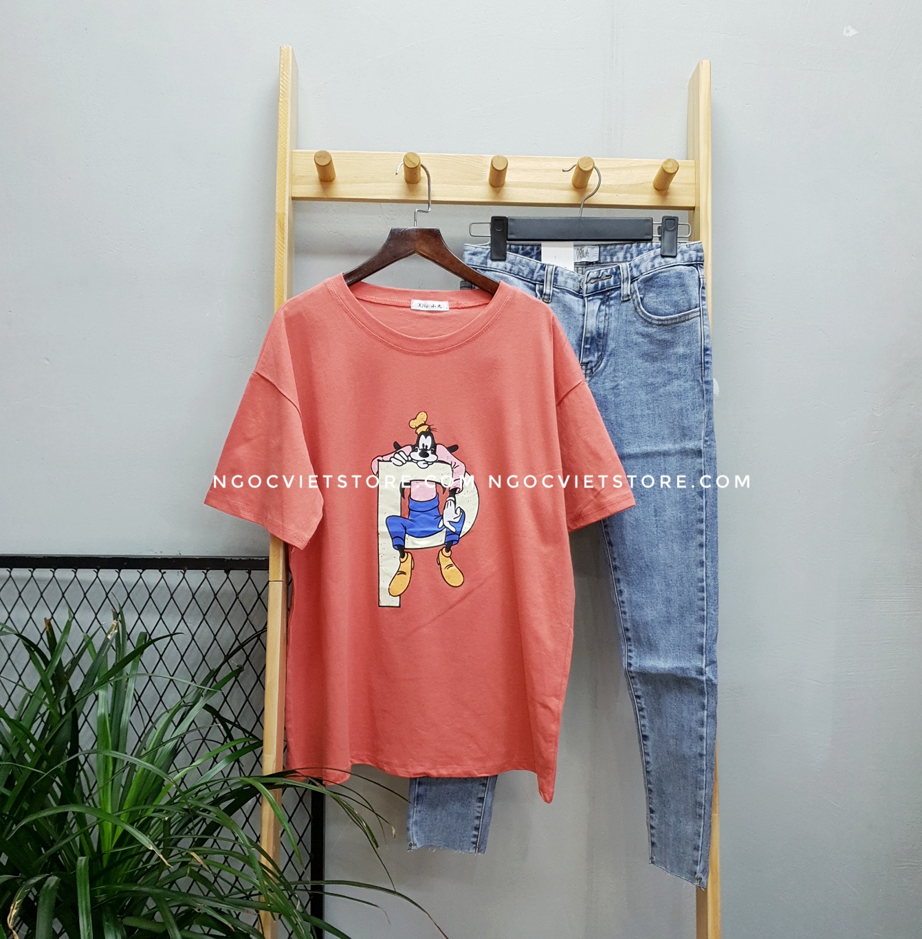 Áo thun nữ tay ngắn in hình chó goofy sp027976/ hình shop tự chụp