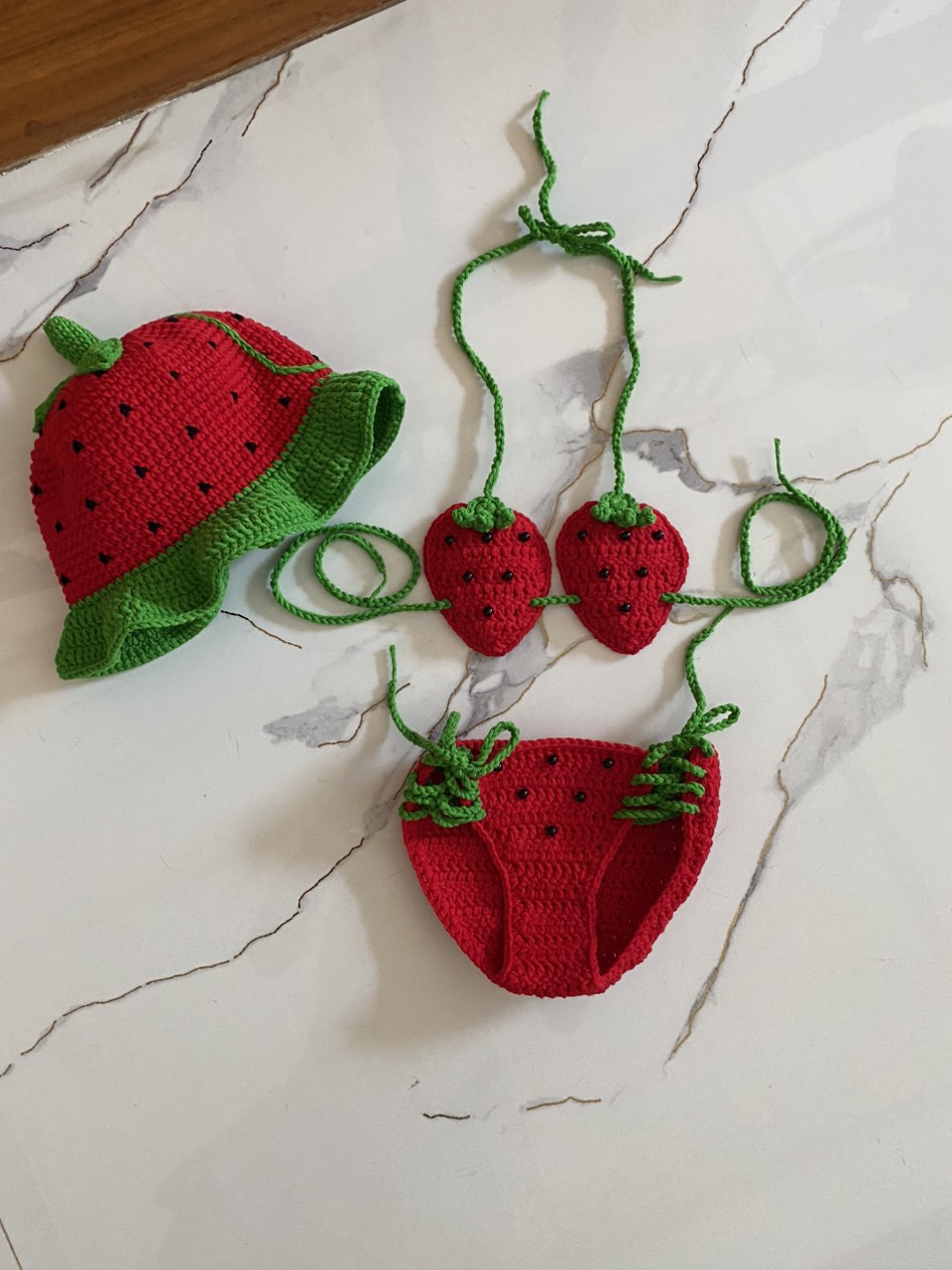 Bikini handmade dâu tây cho bé, đồ bơi đi biển cho bé