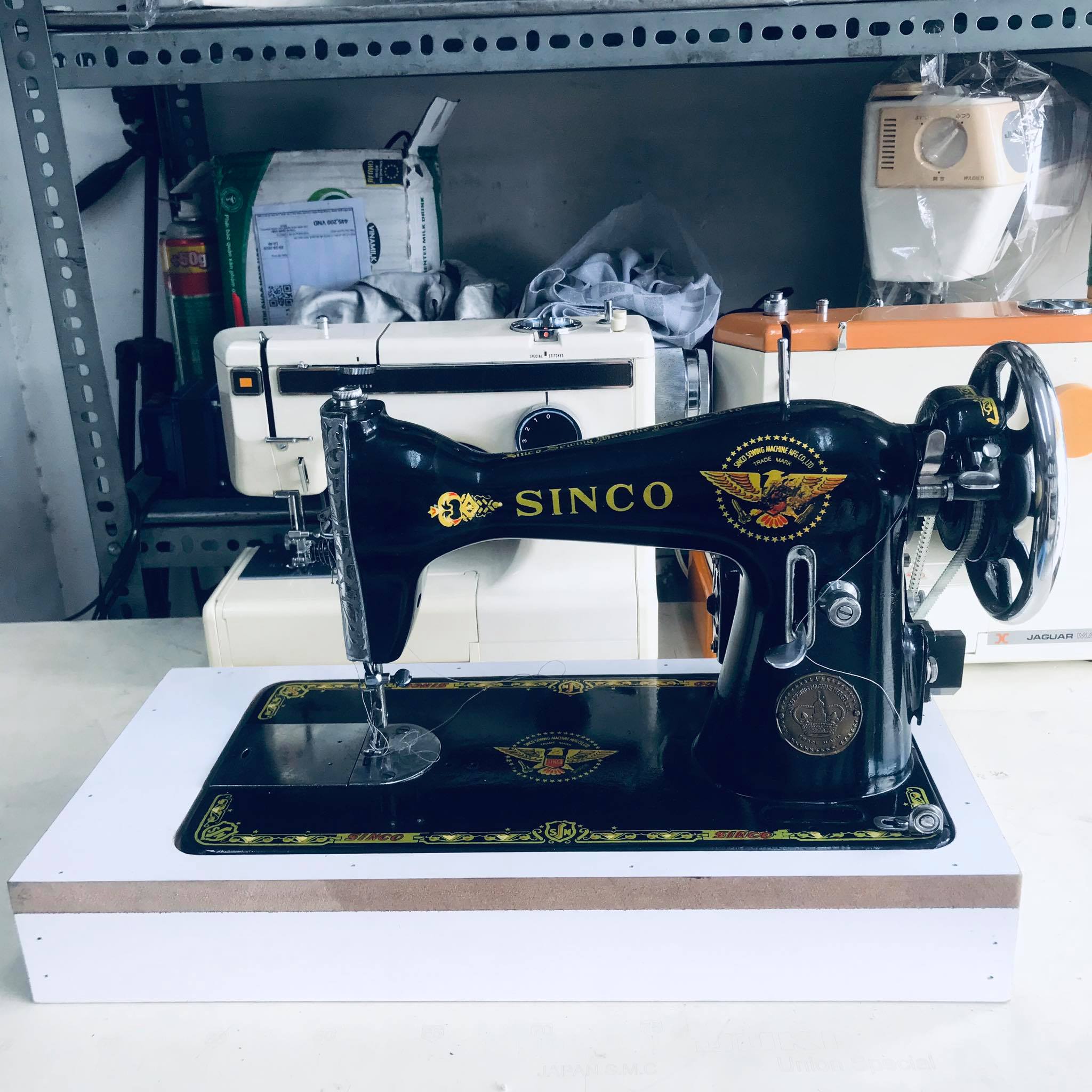 ĐẾ GỖ MÁY MAY CON BƯỚM, MÁY MAY GIA ĐÌNH ( KHÔNG BAO GỒM ĐẦU MÁY)