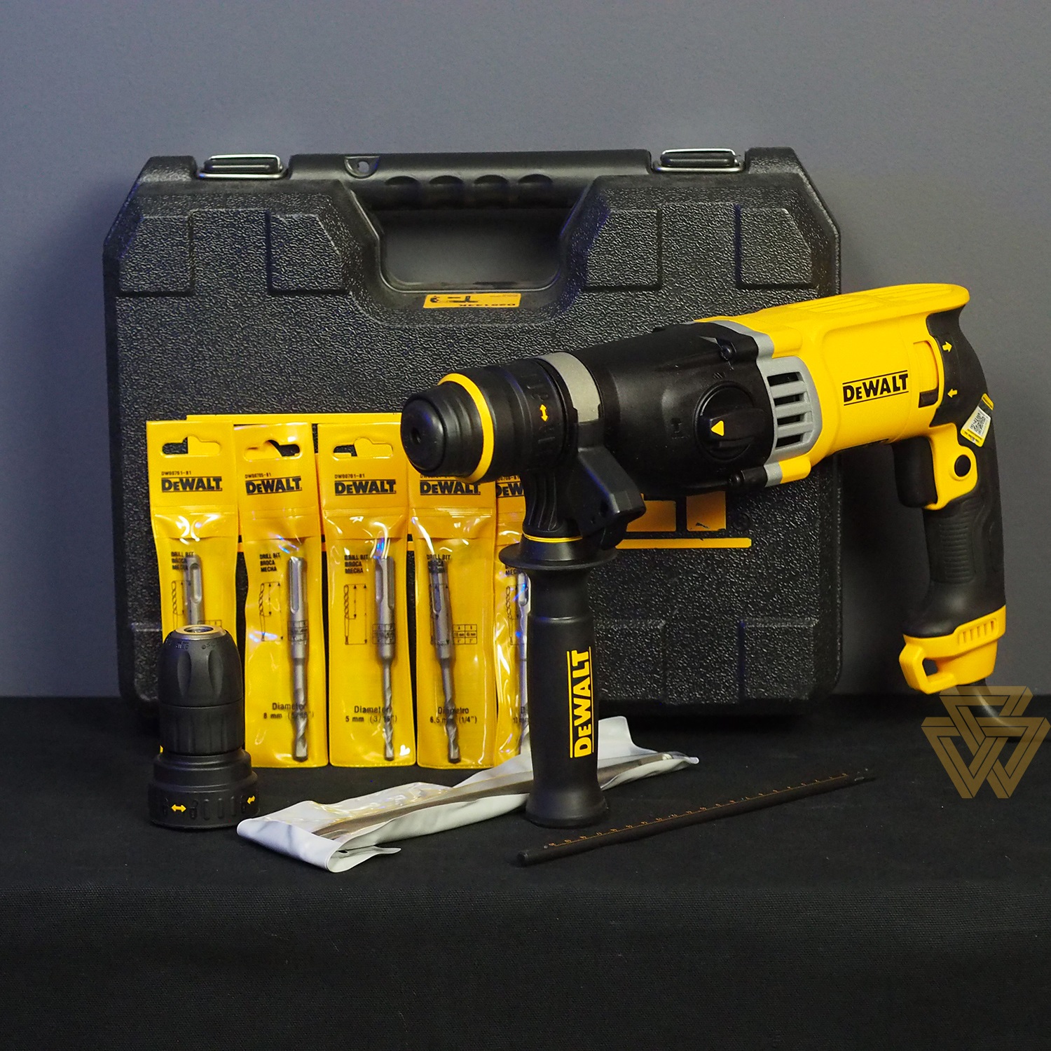Máy khoan đục bê tông 900w dewalt d25144ka-b1