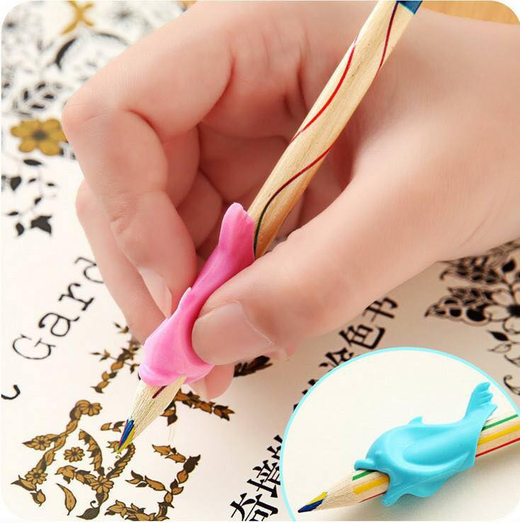 Định vị tay cầm tập viết cho bé