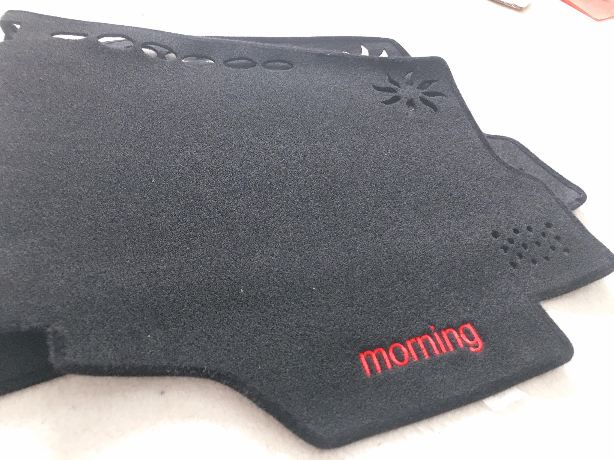 Thảm taplo chống nắng Kia Morning chất liệu nỉ