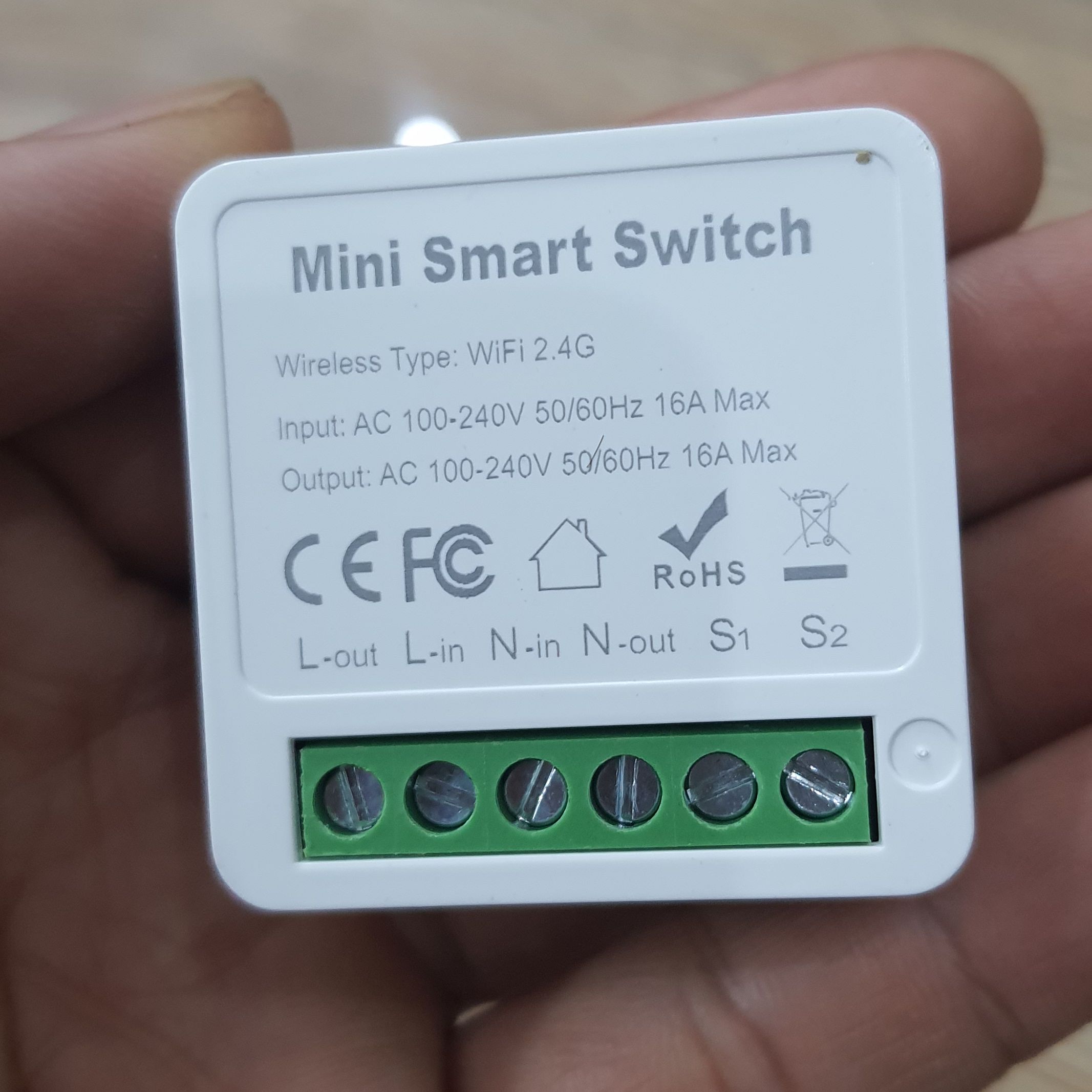 Công tắc thông minh wifi