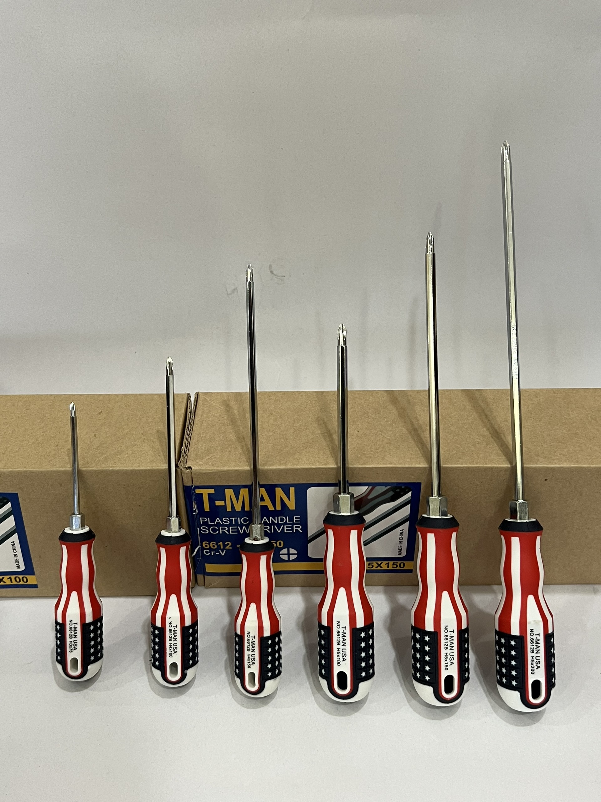 Tua vít hiệu t-man usa standard 2 đầu + -