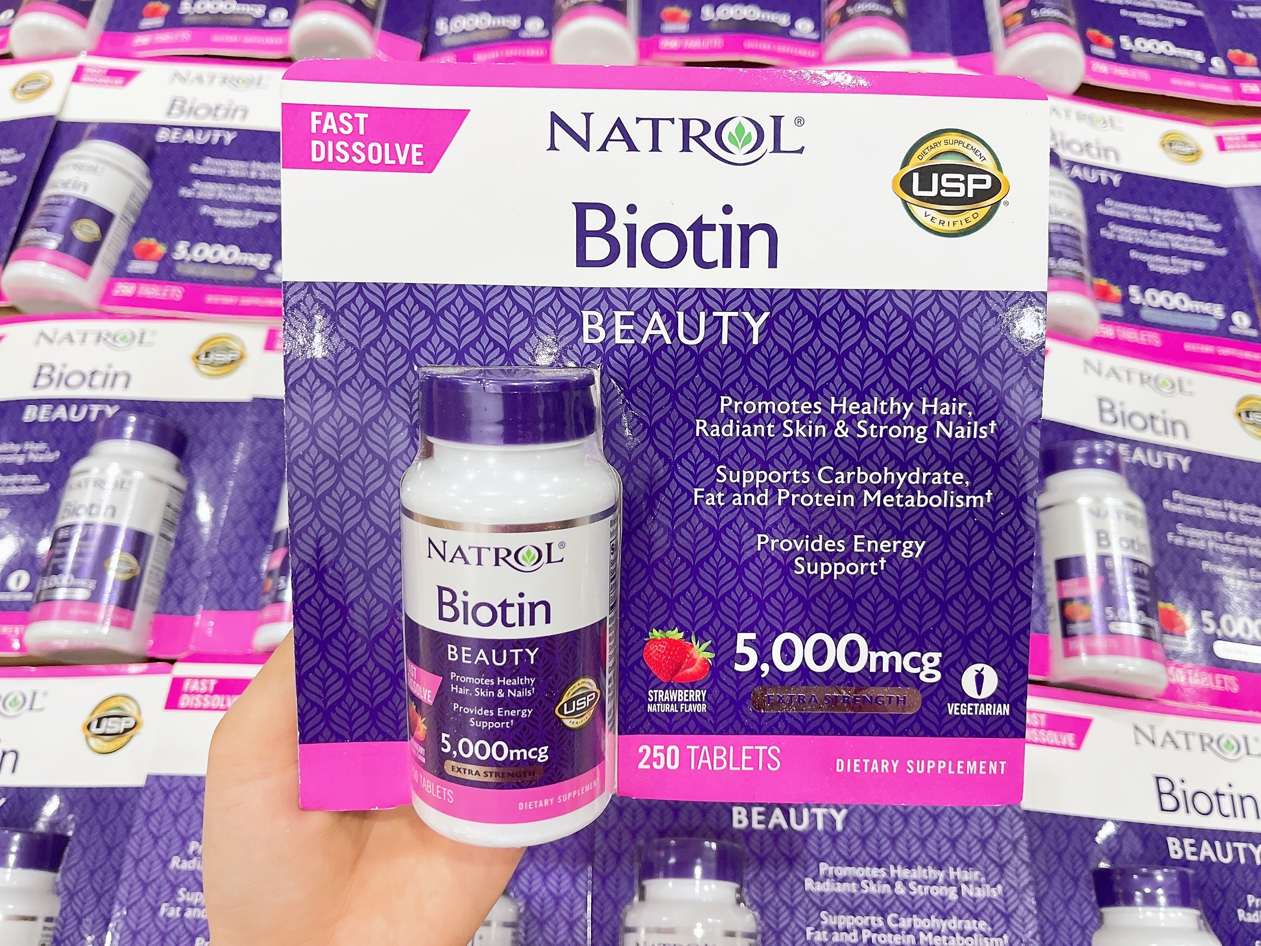 Viên ngậm hương dâu Natrol Biotin Beauty 5000mcg Extra Strength 250 viên Mỹ