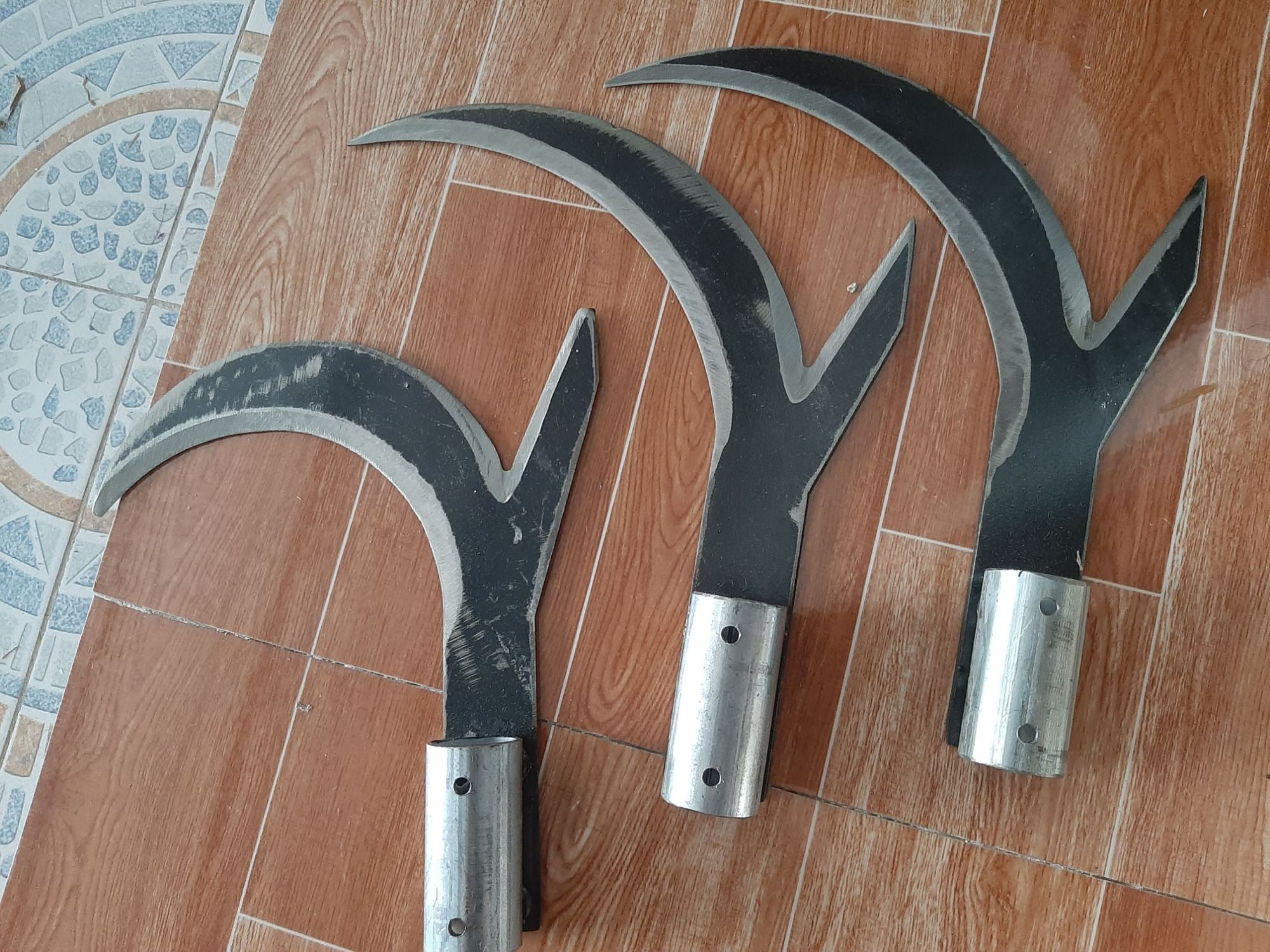 Cu liêm phát mía- bắp dụng cụ làm vườn