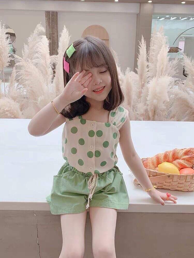 Bộ cộc tay cho bé gái chất đũi mềm dễ dặt họa tiết chấm bi