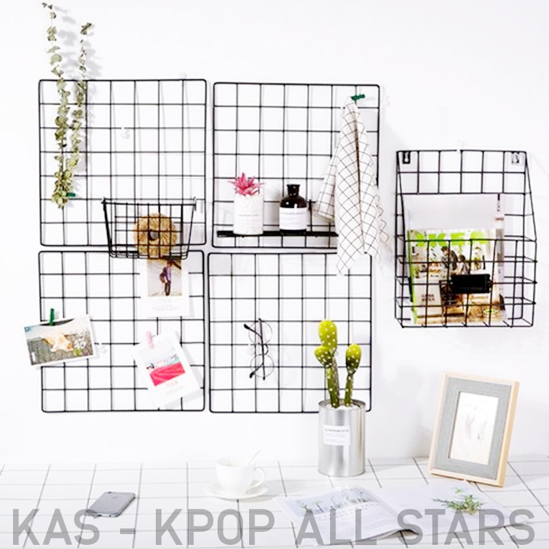 Bộ sản phầm khung sắt treo ảnh + dây thừng + kẹp gỗ + đèn + in ảnh decor trang trí góc học tập, làm việc KAS - KPOP ALL STARS