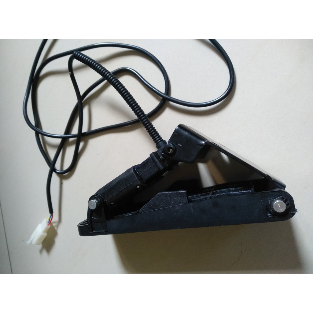Chân ga xe điện dùng cho các loại xe tay ga điện , xe ô tô 3 bánh, 4 bánh. Giá gốc