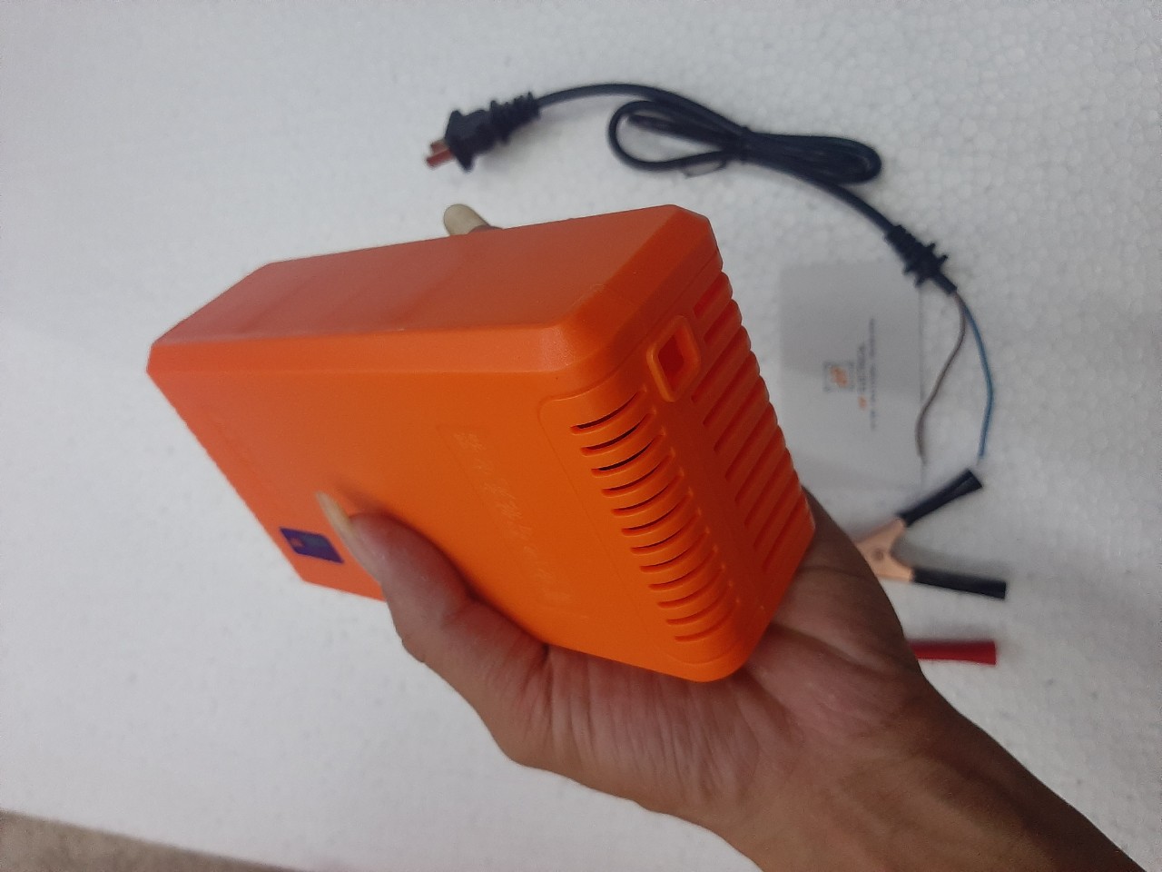Vỏ hộp chứa mạch sạc ắc quy 6A - Nhựa siêu bền