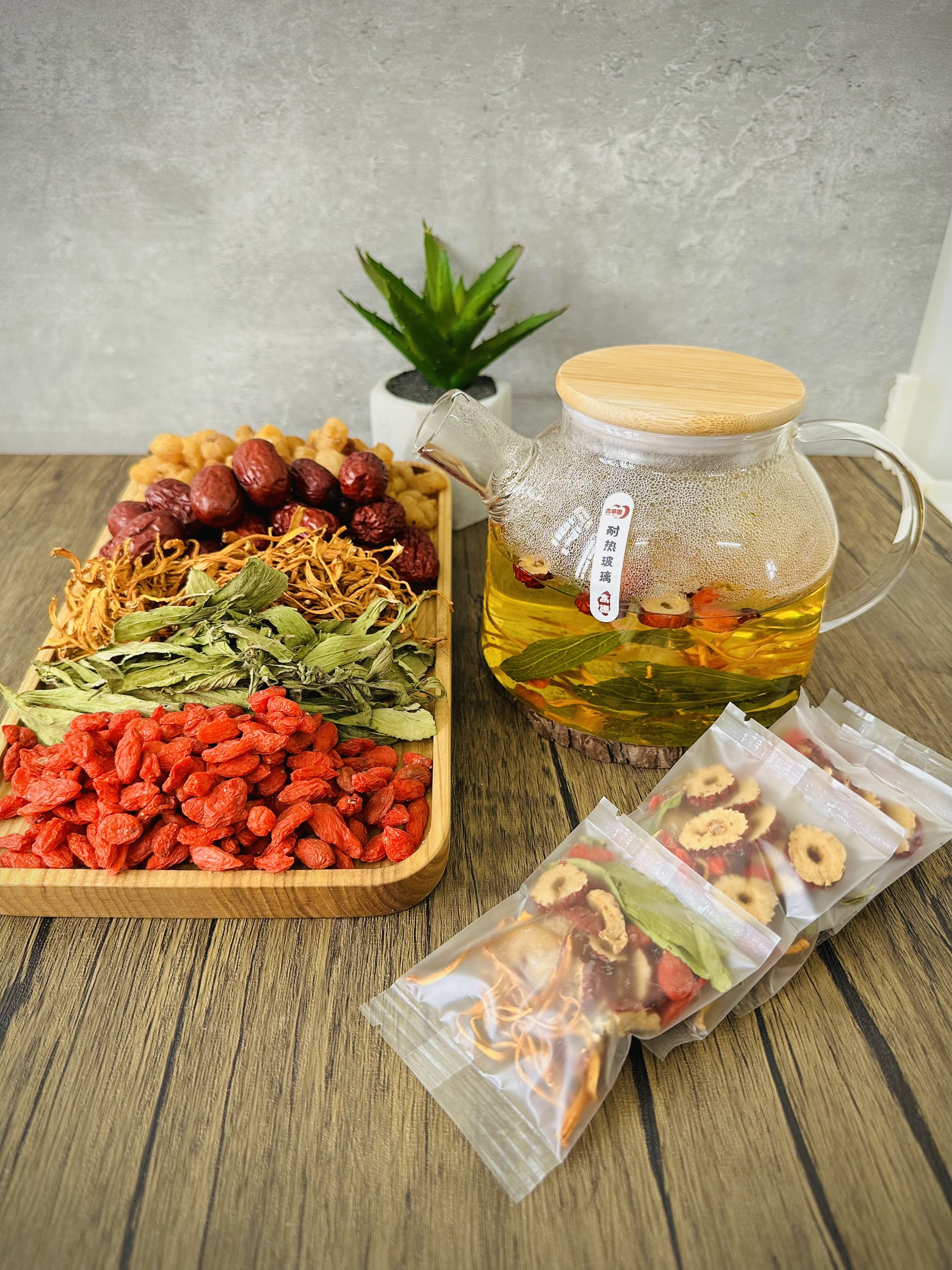 Trà đông trùng ngũ vị - trà thảo mộc dinh dưỡng tốt cho sức khoẻ - đẹp da, ngủ ngon, thải độc