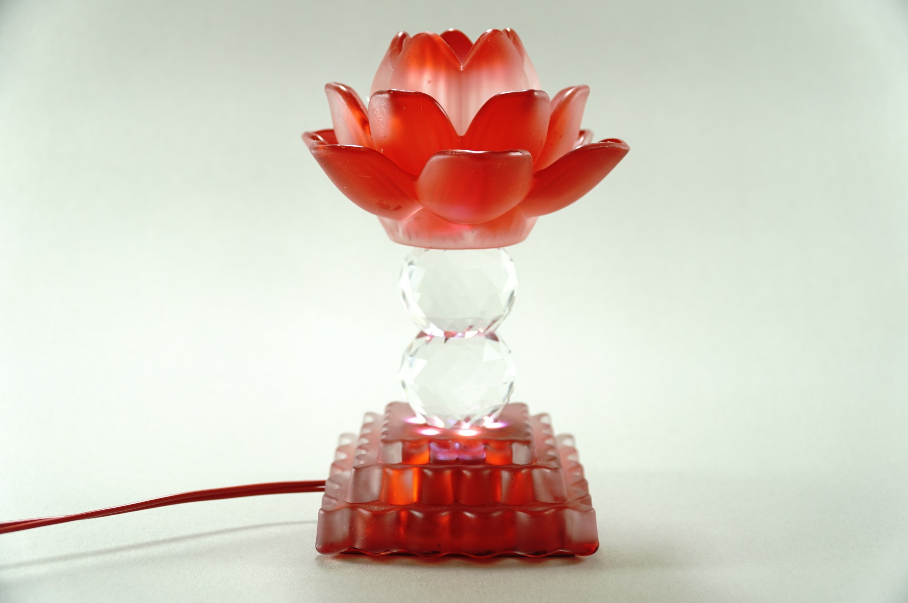 Đèn thờ cúng điện lưu ly chân pha lê hoa sen nguyên khối đèn thờ led trụ vuông tầng - Cao 18cm