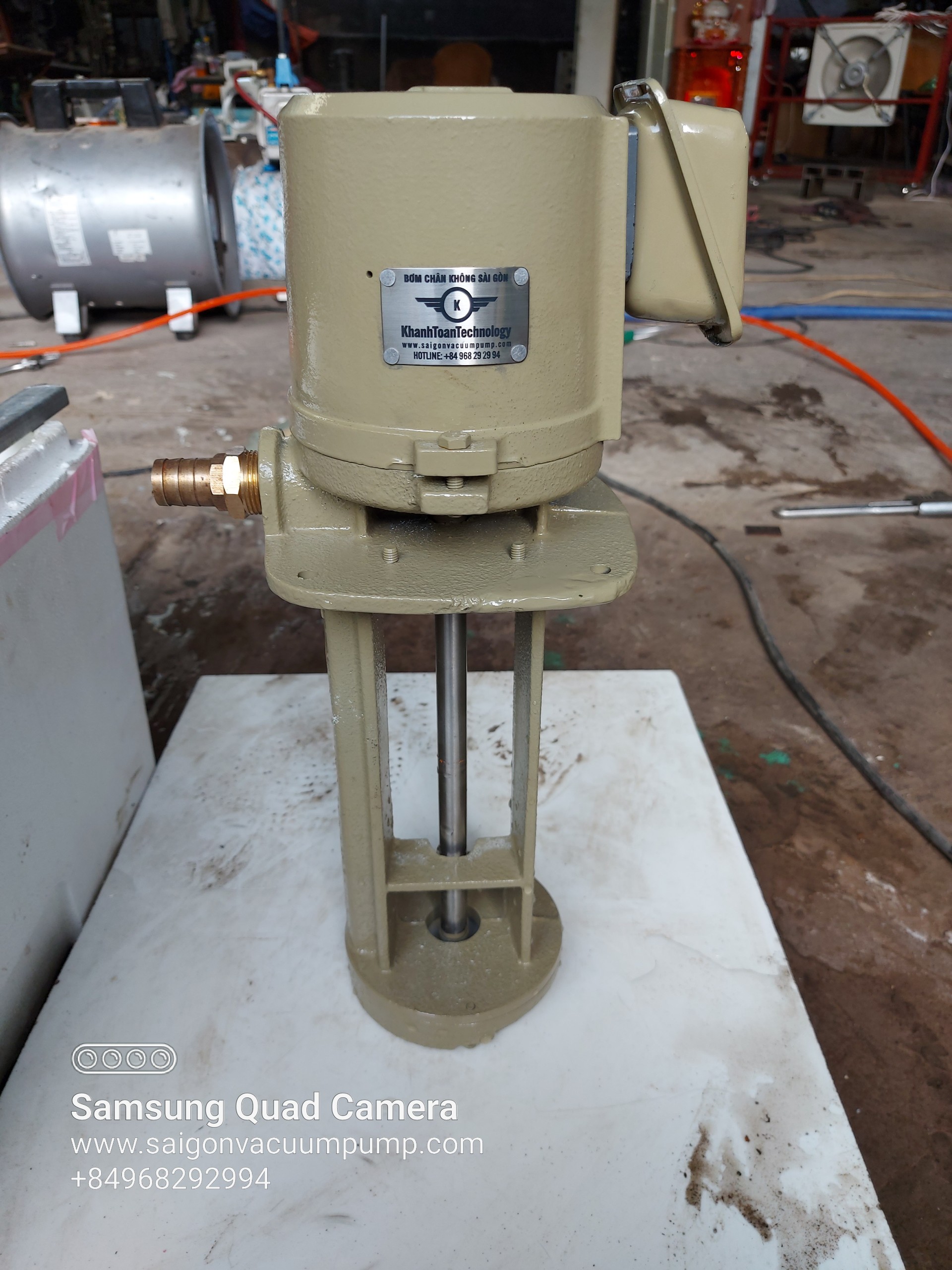 Bơm nước làm mát của máy CNC / CNC Coolant water pump Made in Japan
