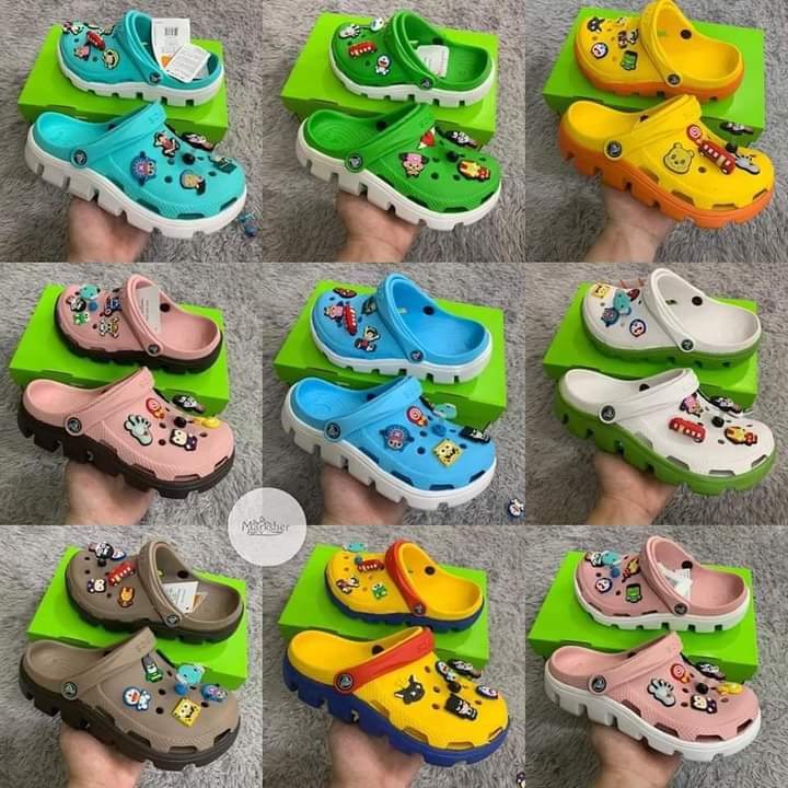 (Tặng 12 sticker ) Dép sục nam nữ unisex cao cấp chất liệu nhựa cao cấp êm nhẹ chống hôi chân, đế có rãnh chống trơn trượt, đi mưa không thấm nước DUHT09